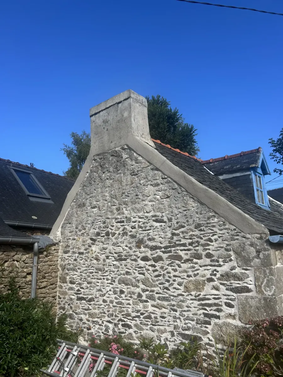 Ravalement de façade pierre en Finistère - réalisation Joyce Rénovation
